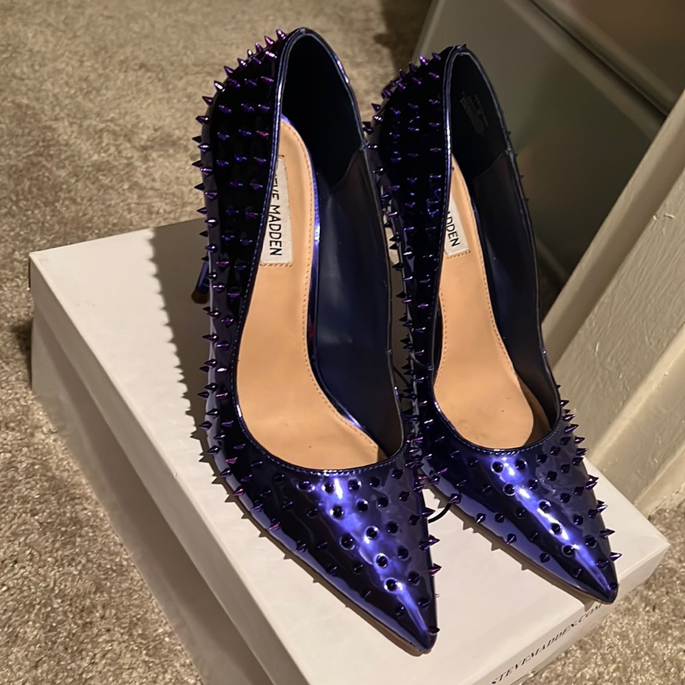 Steve Madden Purple Spiked Pumps